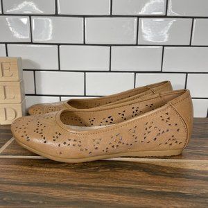 BareTraps Mariah Womens Size 7.5 Shoes Caramel Hidden Wedge Slip On Comfort Flat